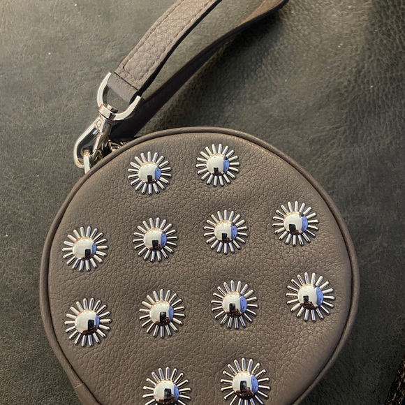 MICHAEL KORS-round wristlet-NWT - Picture 4 of 6